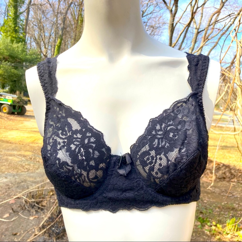 Claire’s Rose black lace bra 34C
